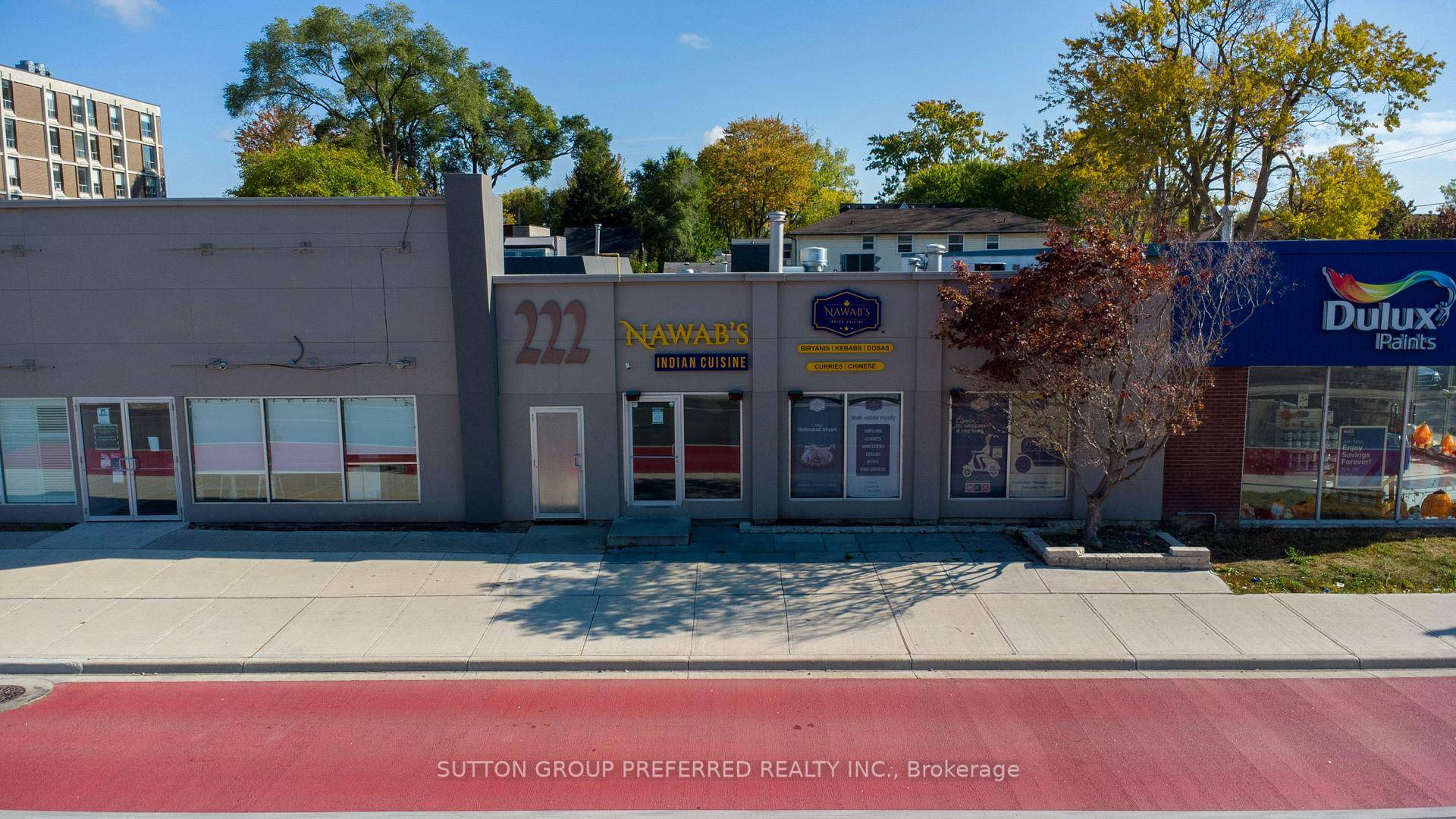 This centrally located, multipurpose unit is located in desirable location on major public transit routes near downtown in a professionally managed and maintained building.