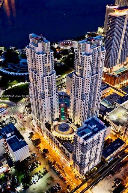 VIZCAYNE, the jewel of Miami, located on the prestigious Biscayne Blvd across from the famous Bayfront Park.