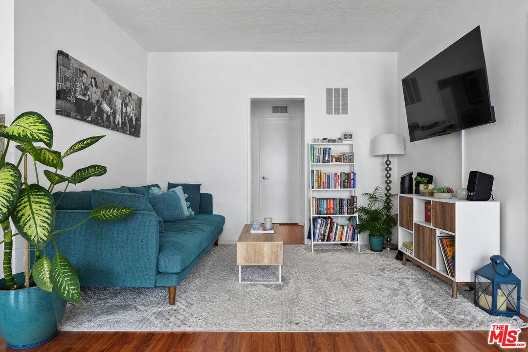 2621   Centinela Ave 1BR Santa Monica La