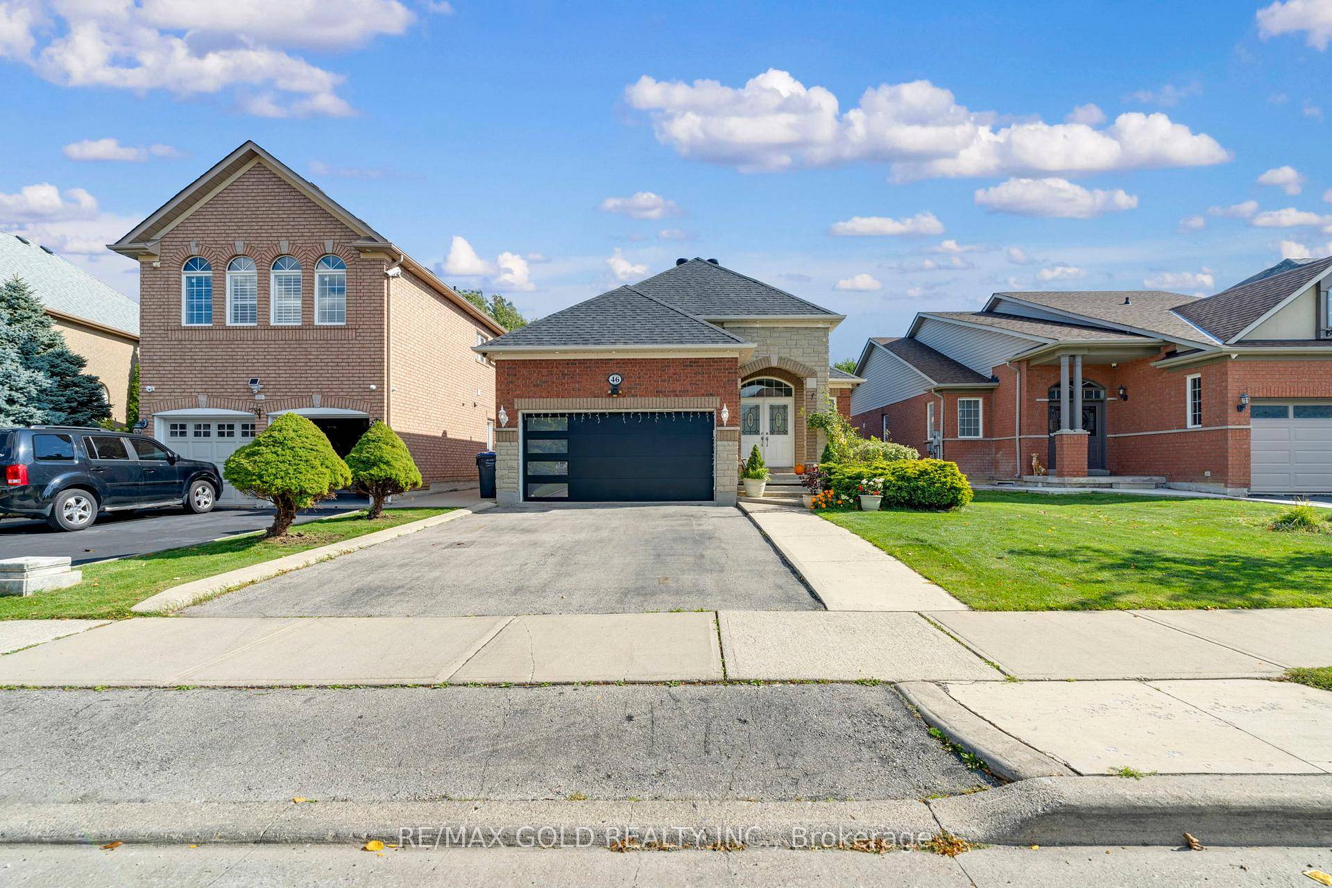 Large Bungalows Don't Come Around Often In Springdale Area But This One Is Reno'd amp ; At The End Of A Quiet Court, Large Lot, Siding Onto Ravine.