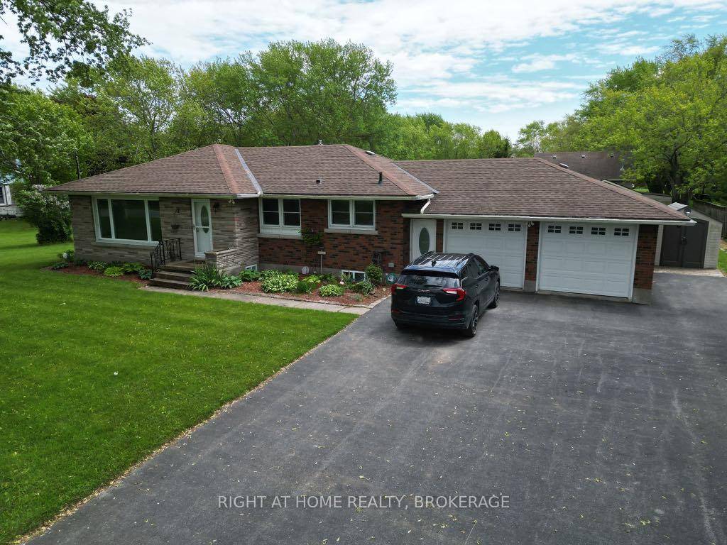 Nestled in the tranquil countryside on one of the most sought after roads in the village of Wainfleet, this charming bungalow offers the perfect blend of rustic serenity and modern ...