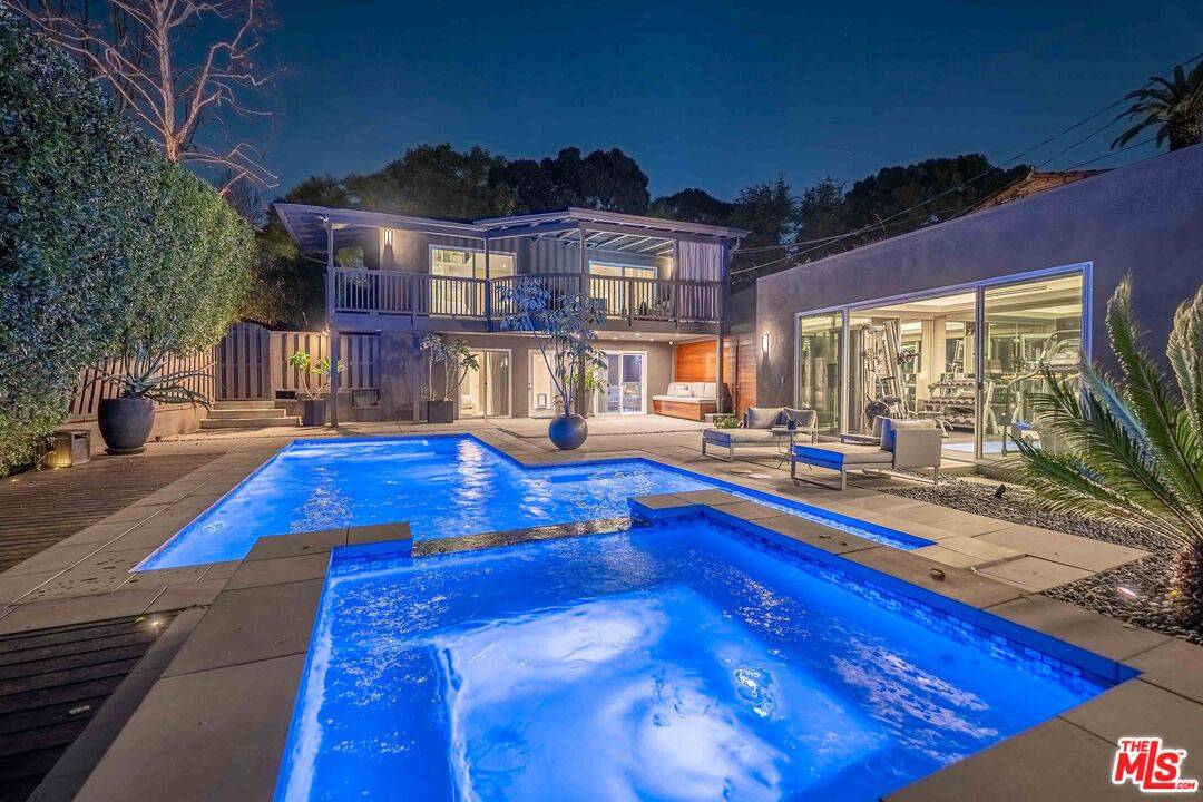 8610  W West Knoll Dr 5.0 Sunset Strip LA