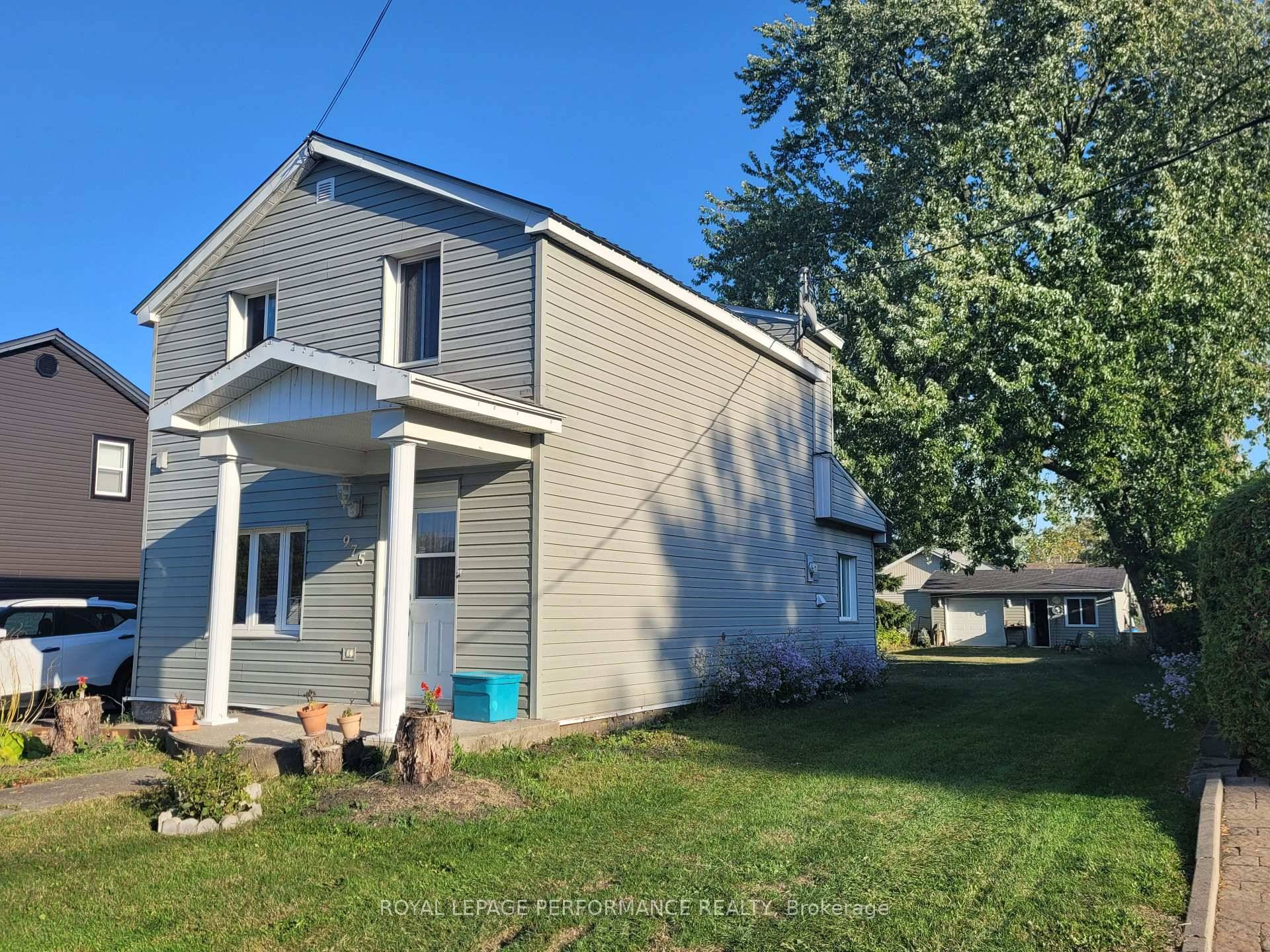 A wonderful property at 975 Queen St in L'Orignal is now available for sale.