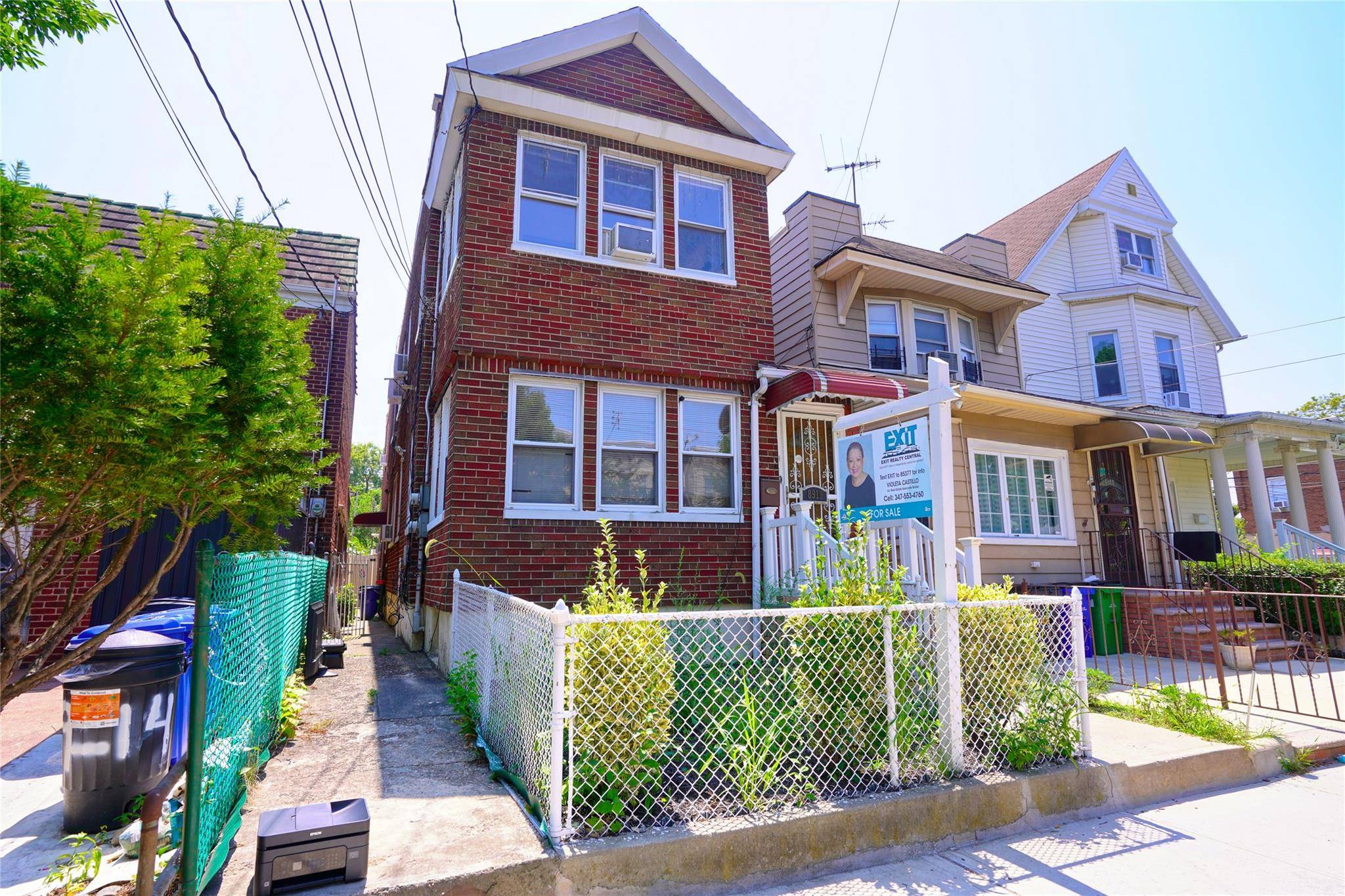 Beautiful 2 family house, detached.