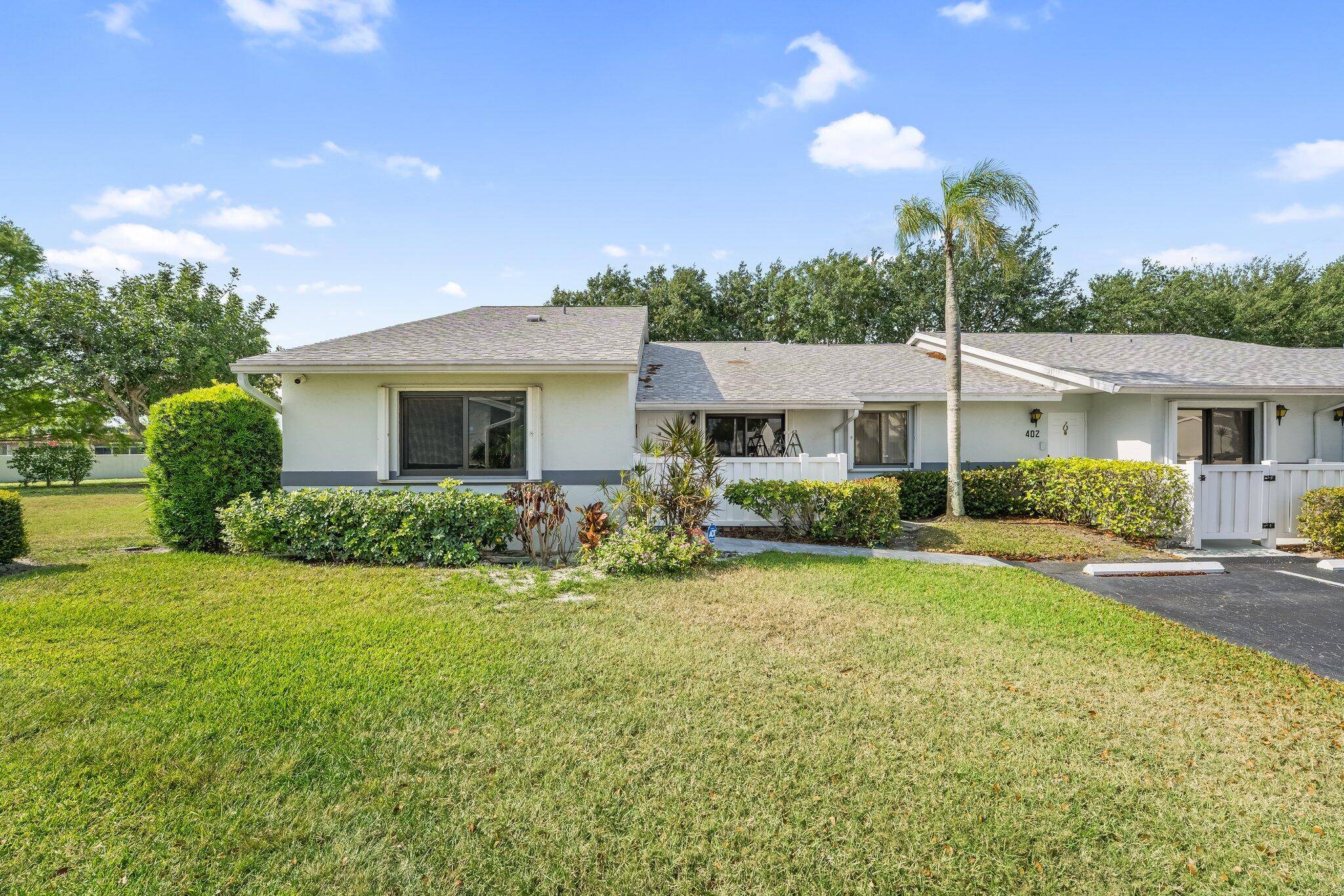 Welcome to this beautifully updated, ready to move in villa in The Arbours II !