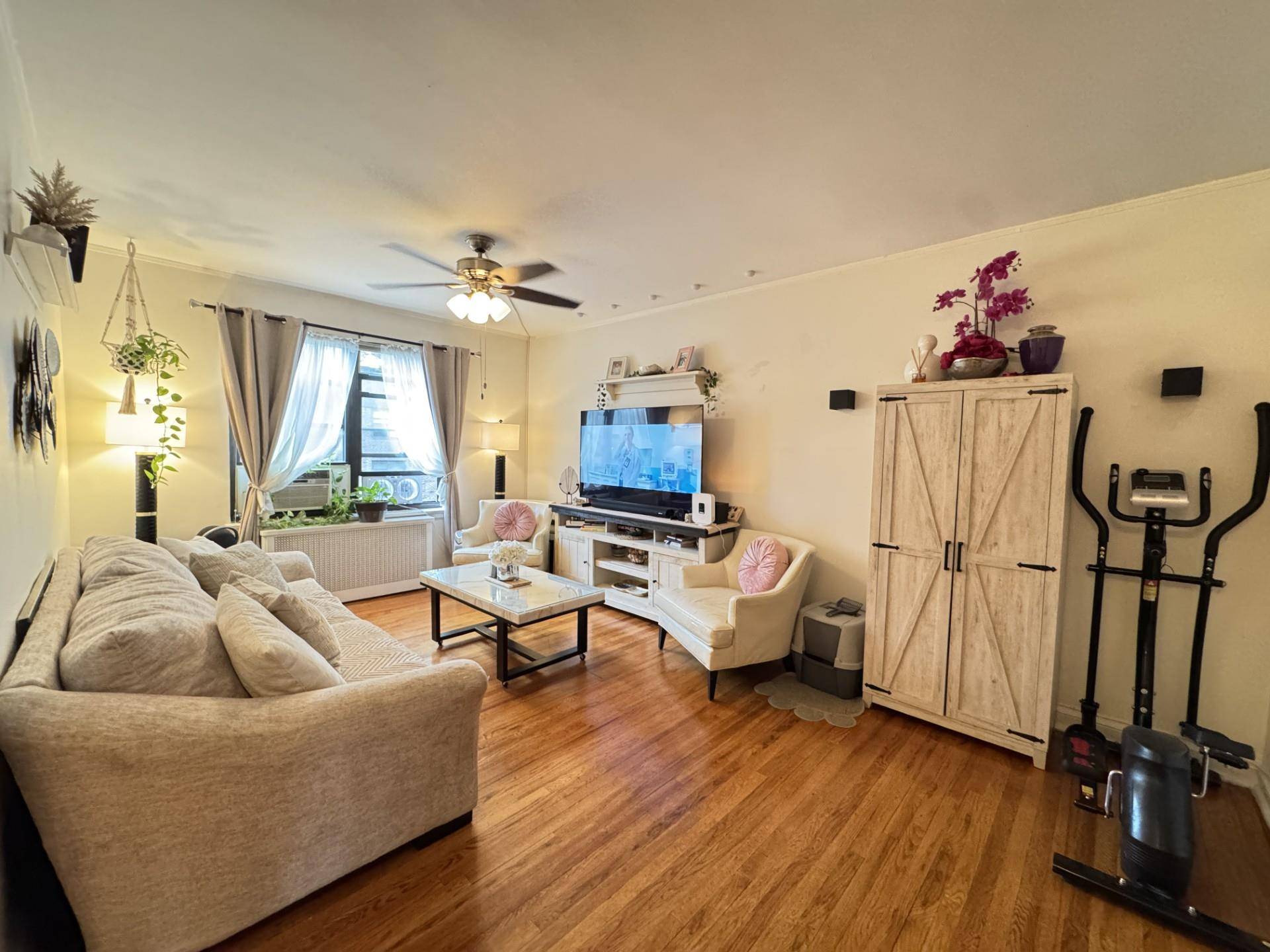 Welcome to this oversized and sun drenched 1 bedroom condo in the highly desirable Garden Bay Condominiums of Astoria Heights, Queens.