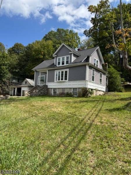 Welcome to this spacious 5 bedroom, 2 full bath home with a detached 2 car garage, offering the perfect blend of comfort, flexibility, and convenience.