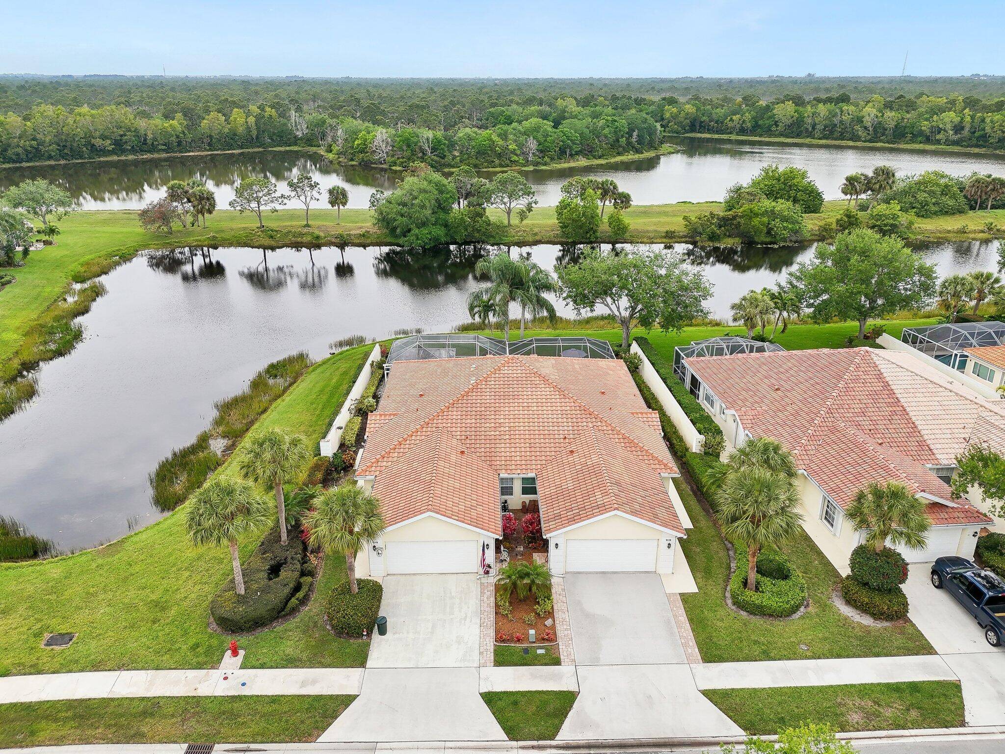 Look no further ! Meticulously maintained, fully remodeled 3 bed villa nestled within Lost Lake GC.