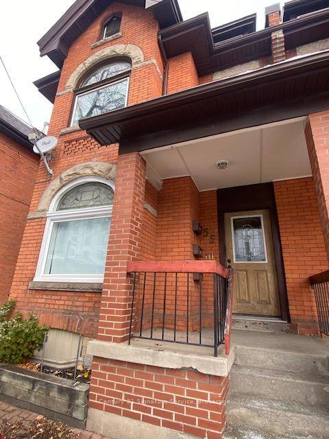 RARE FIND Newly Renovated Private Bedroom 55 Young St, Corktown !