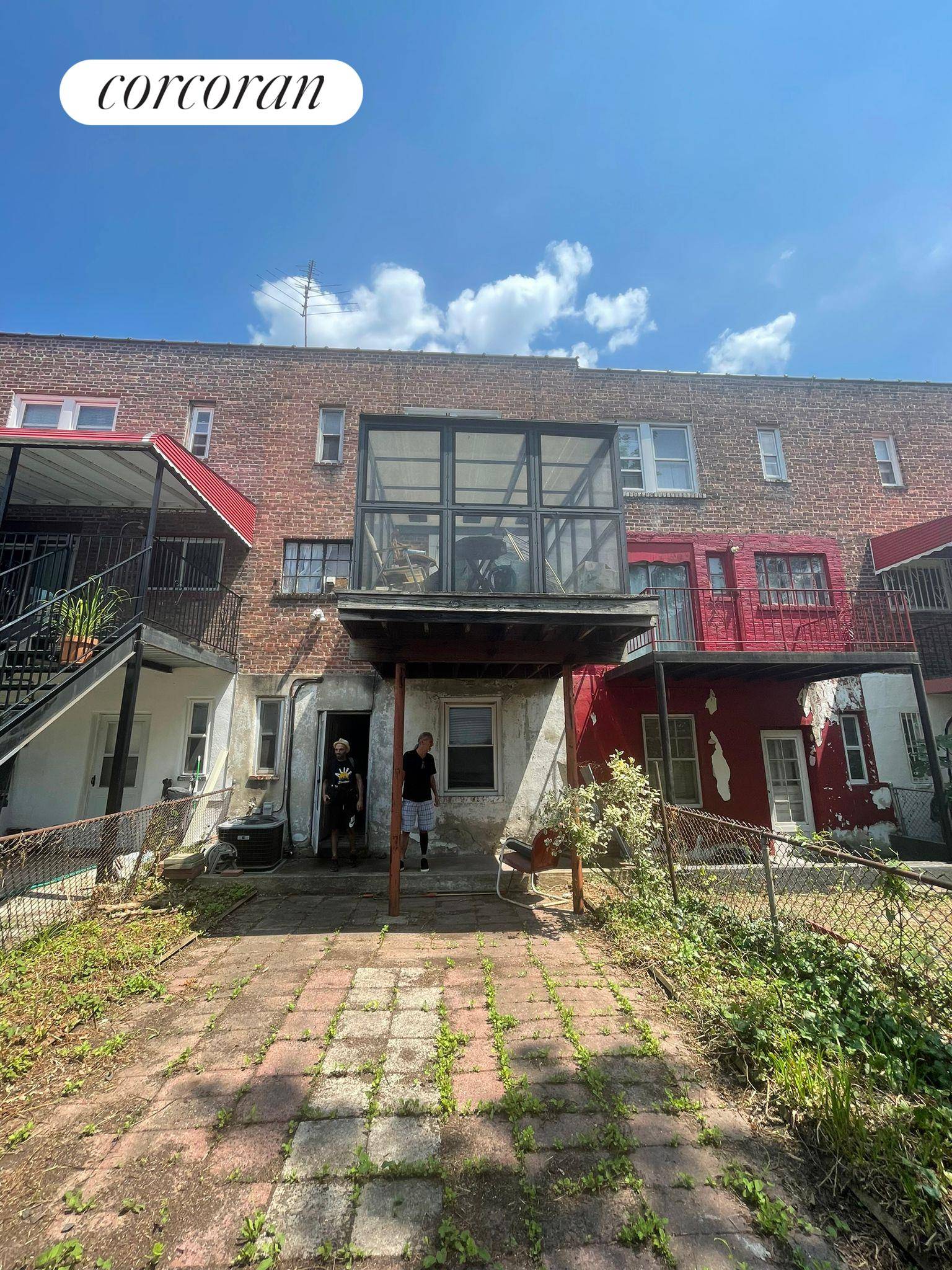 Brick townhouse located in the heart of Wakefield !