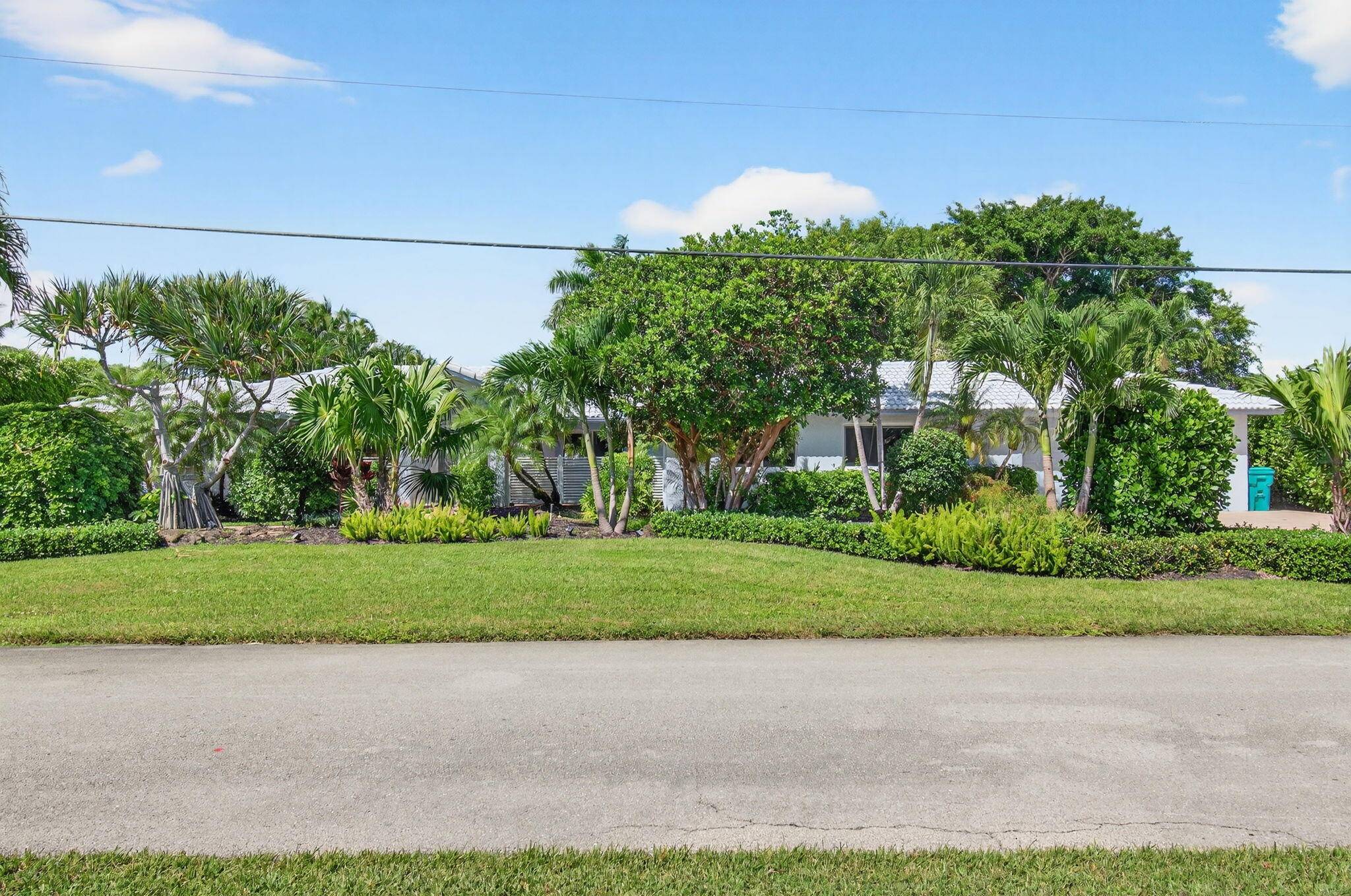 Welcome to your private South Florida retreat !