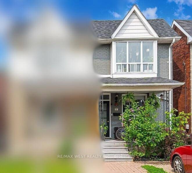 Stylish Semi Detached Tucked away on a peaceful Cul De Sac !