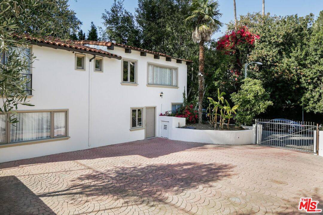 905  Hartford Dr 3BR Beverly Hills Post Office | B.H.P.O. La
