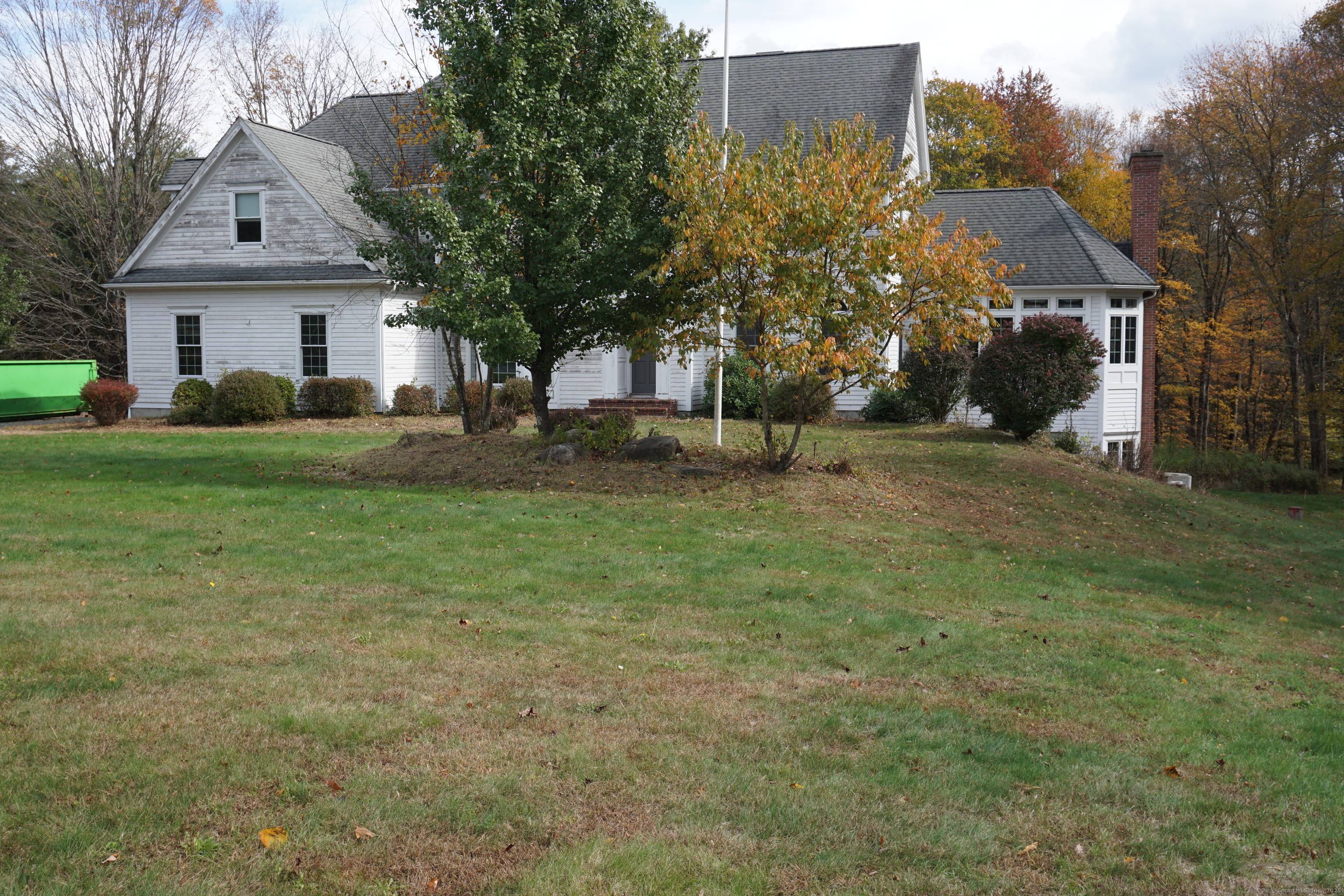 Welcome to 31 GLENDALE VIEW DRIVE in beautiful Hampden Massachusetts.