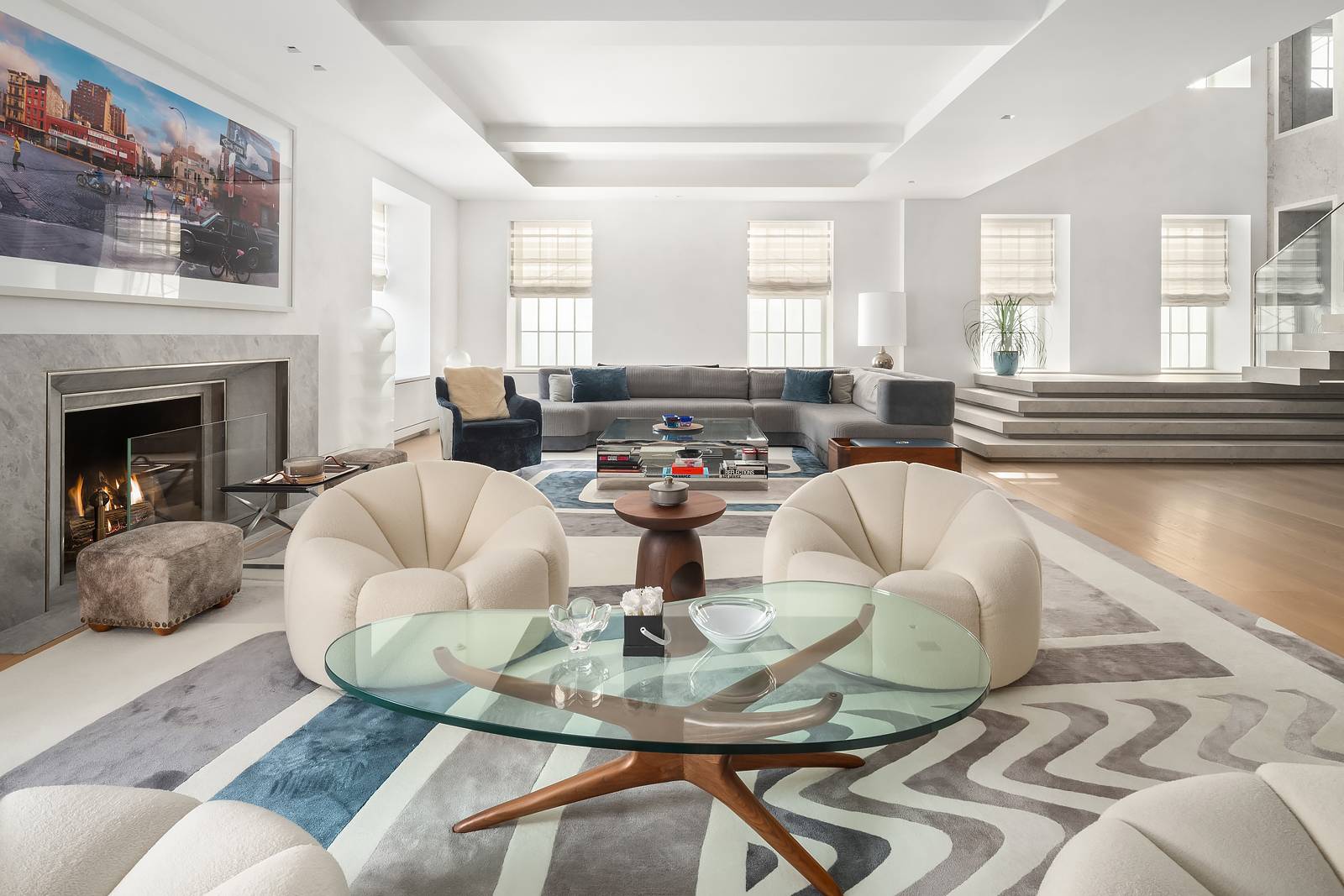 Beautifully renovated Park Avenue duplex with a gracious floorplan allowing for the most elegant living.