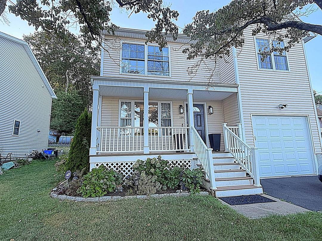 Available for short term rental, this beautifully fully furnished single family home in Bridgeport's desirable North End near the Trumbull line offers both style and convenience.