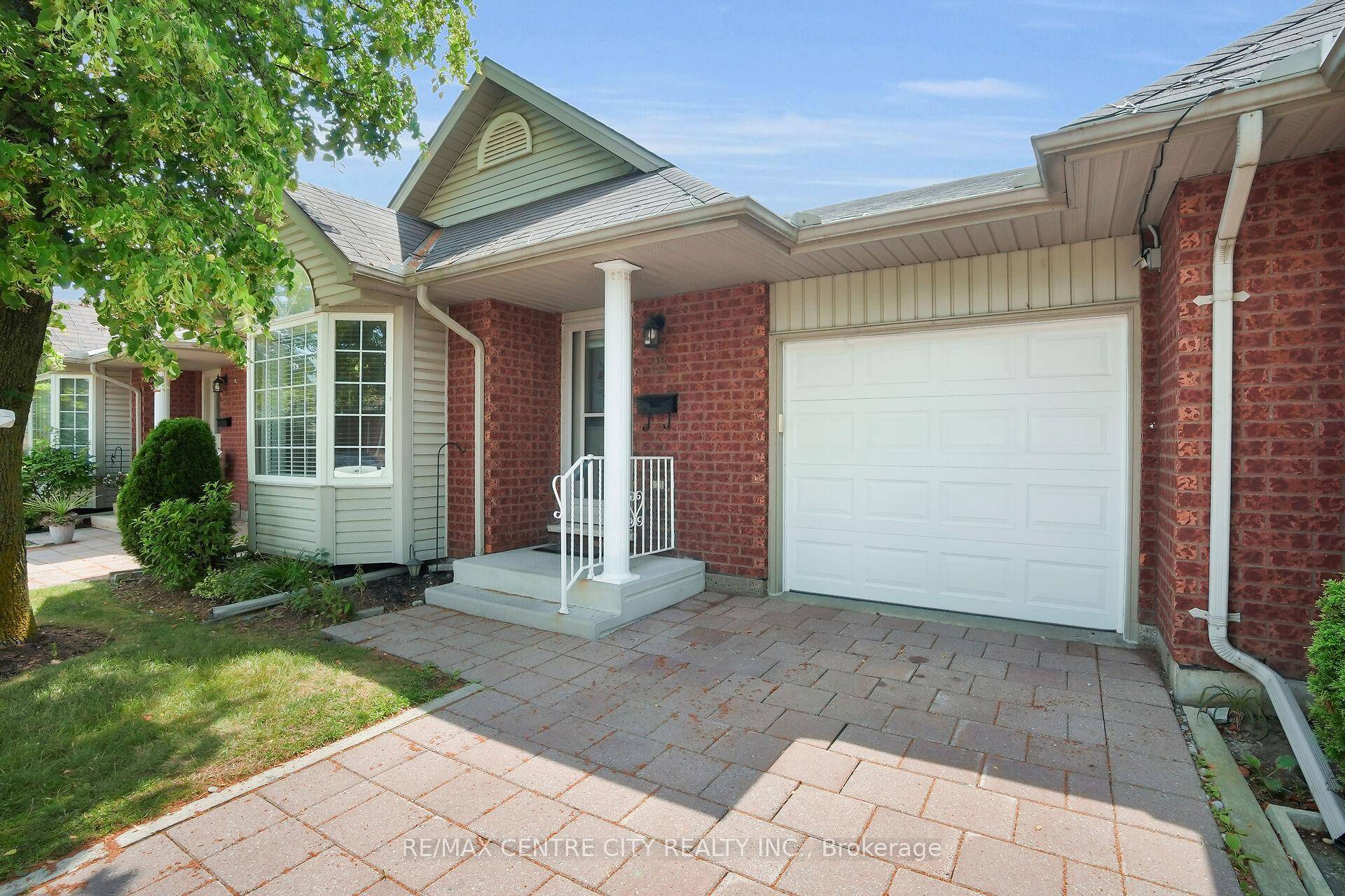 Discover the ease and comfort of one floor living in this charming bungalow style condo.