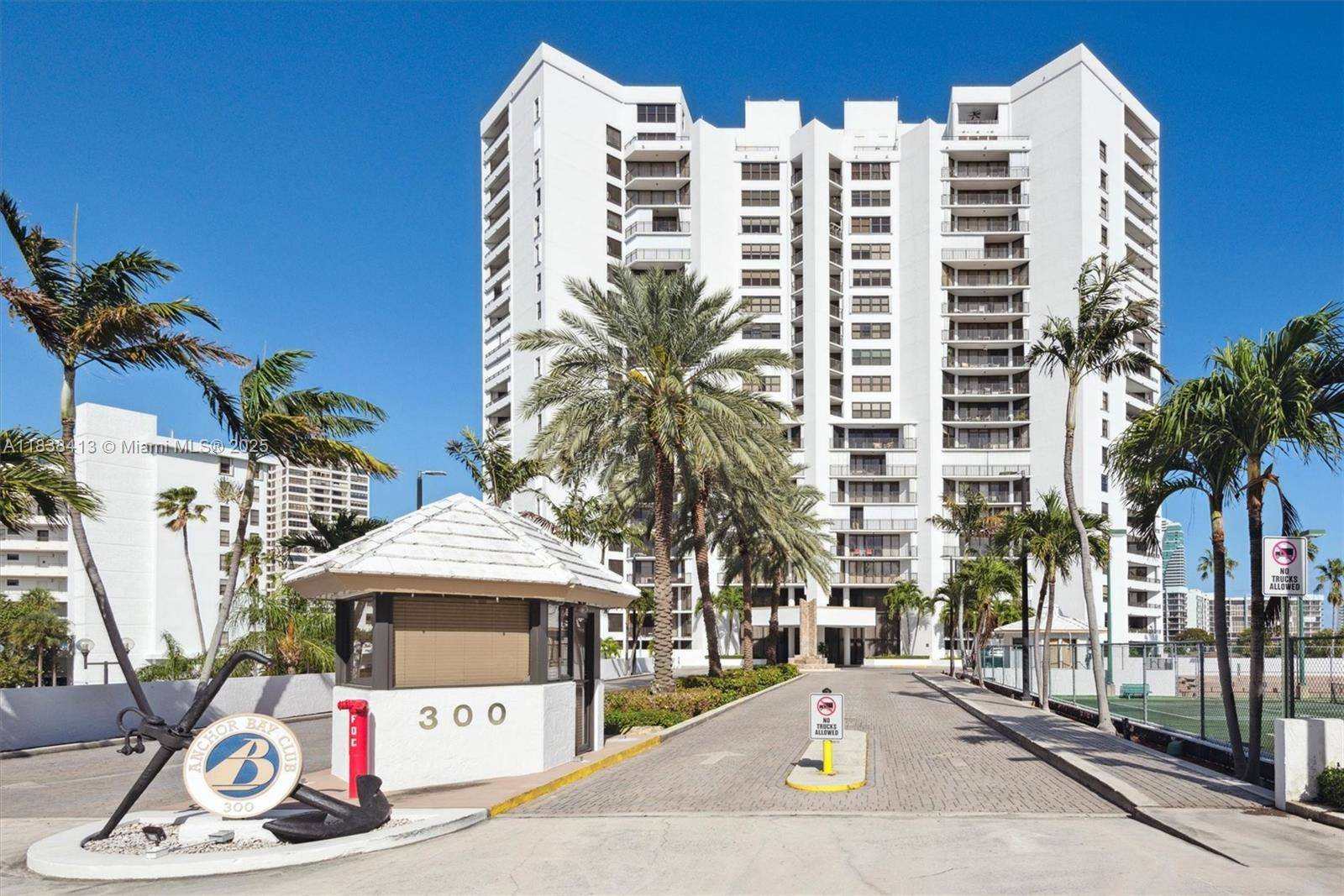 Looking for a large 1BR 2BA condo with w d in the unit in a boutique, luxury building with its own marina, close to the beach, parks amp ; shopping ...