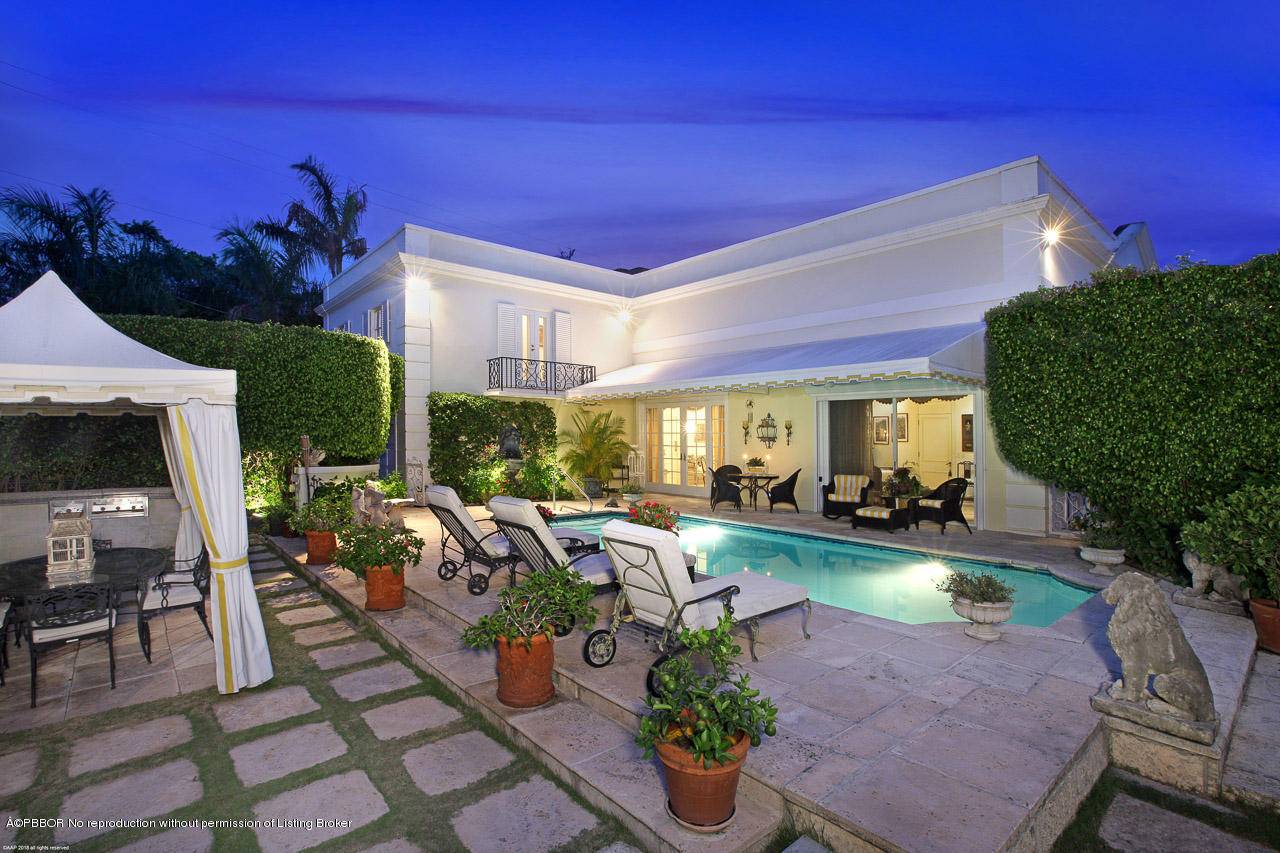 Regency Estate renovated 3 bedroom, 4 bath on West Indies and North Lake Way beautifully furnished soaring 14 ft.