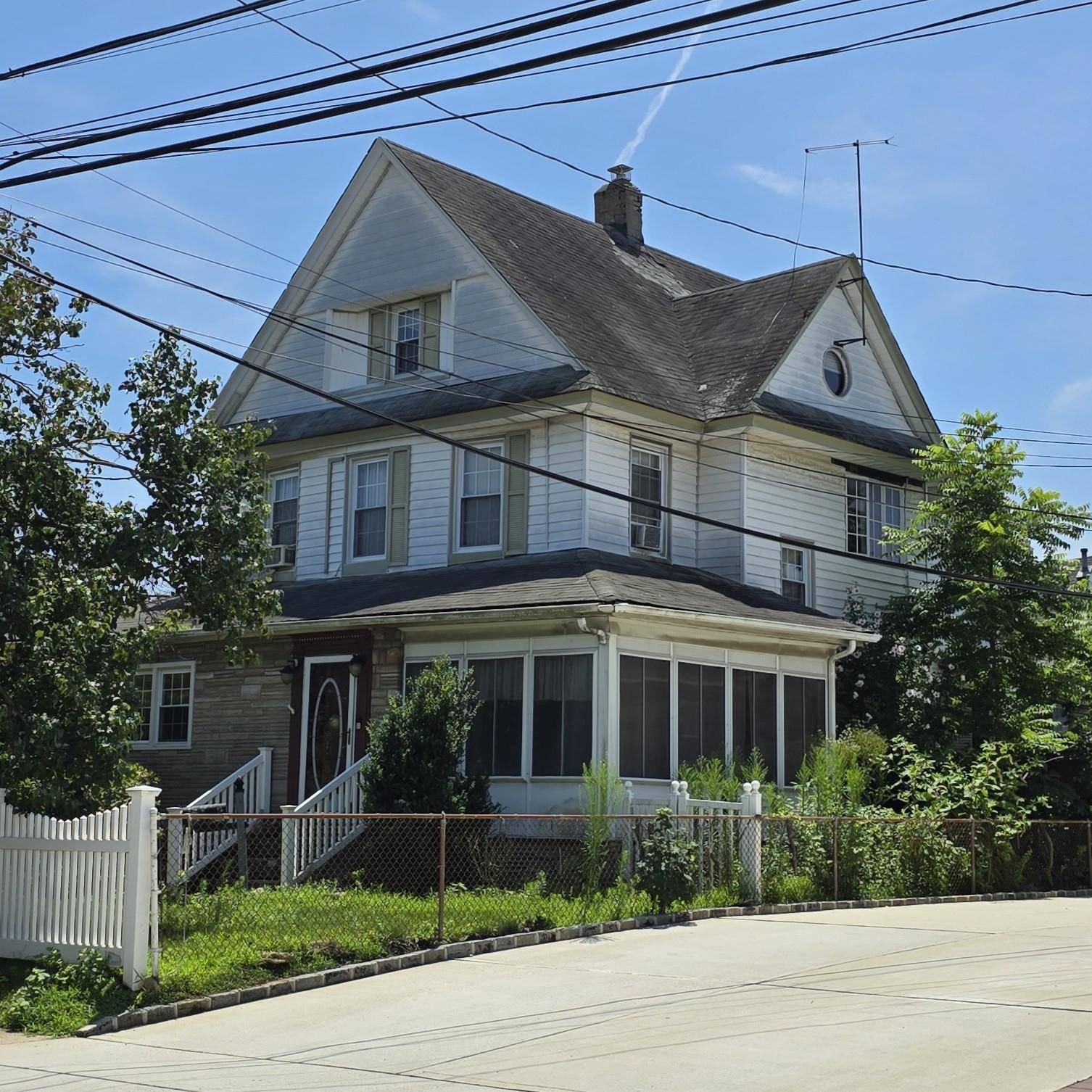 Short Sale Drive By Only No Interior Access Sold As Is Occupied with Tenants DO NOT Disturb Occupants CASH ONLY or non mortgage contingent financing.