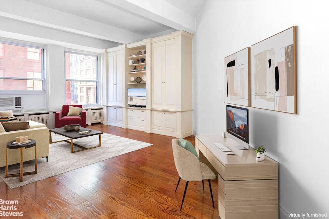 Nestled in the heart of NoMad on Park Avenue between 29th and 30th, this move in ready 1 bedroom, 1.
