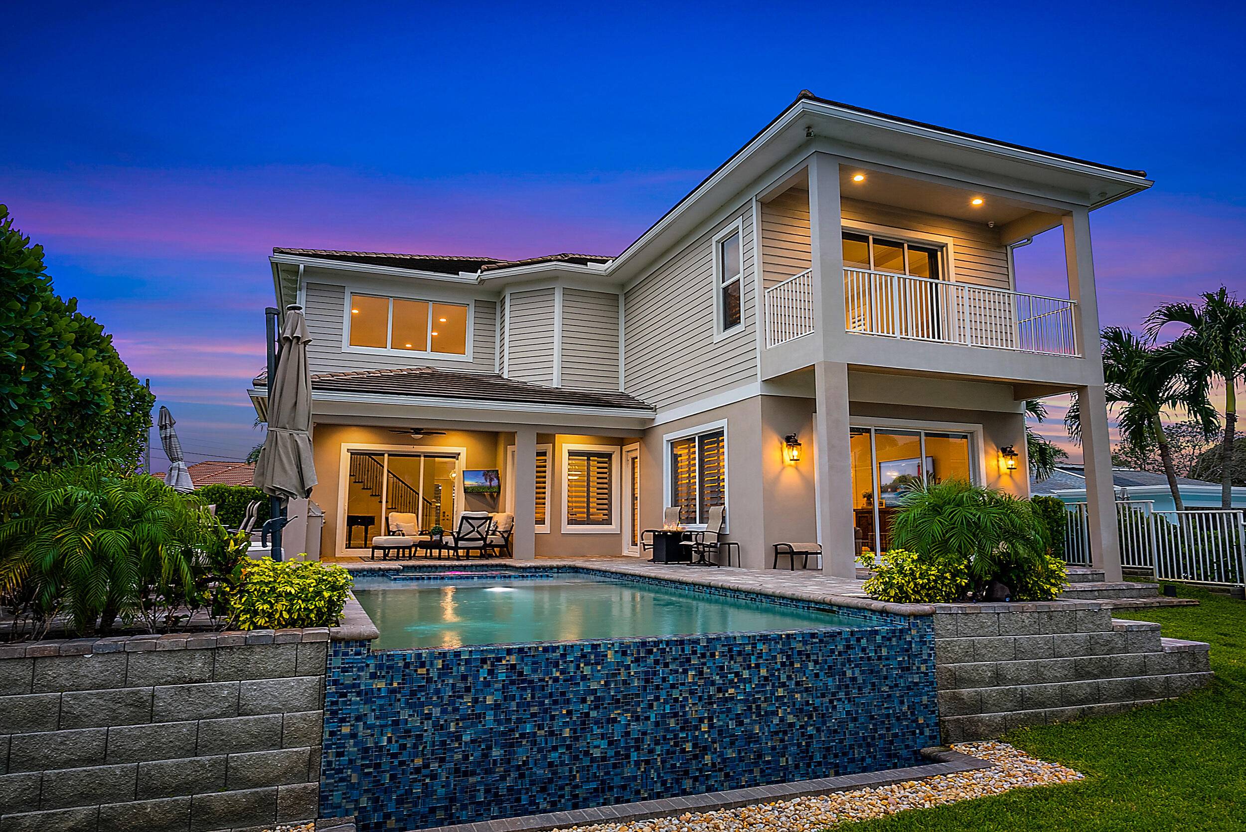 Want to spend a few winter months in one of Northern Palm Beach Counties finest waterfront homes in an unbeatable location ?