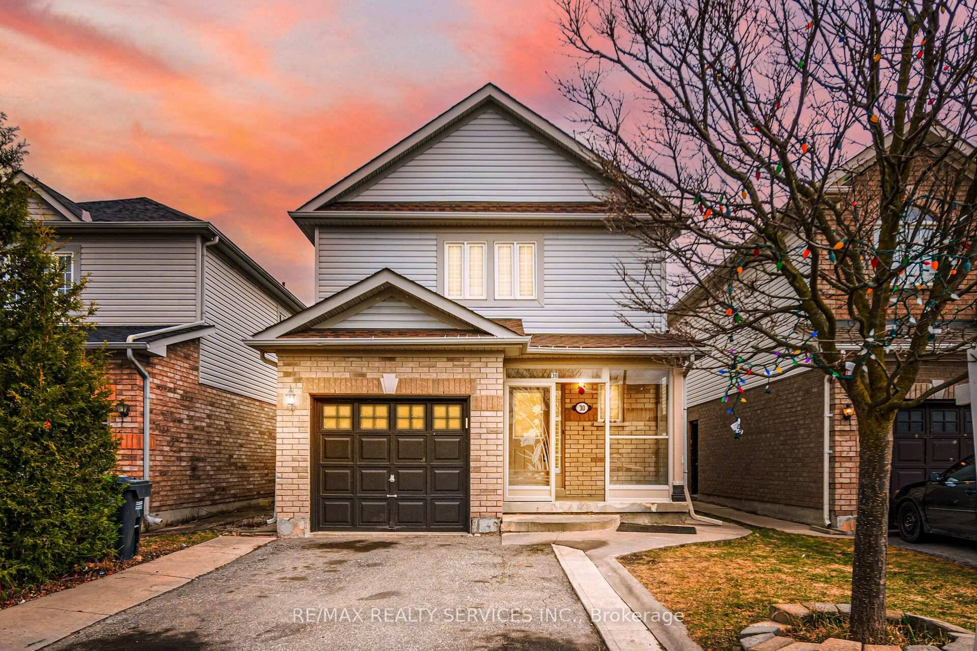 well kept and clean ! ! 3 bedroom 3 bathroom fully detached home situated on a quiet st.