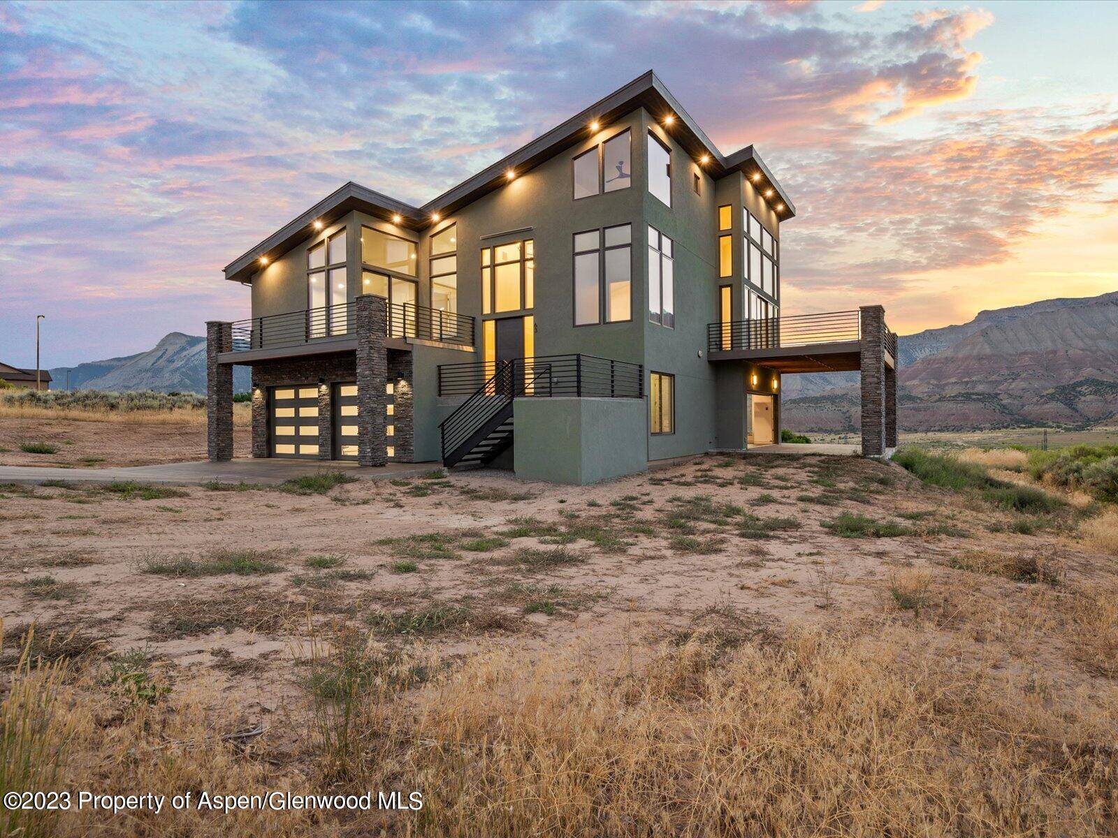 Modern Living on the Greens !
