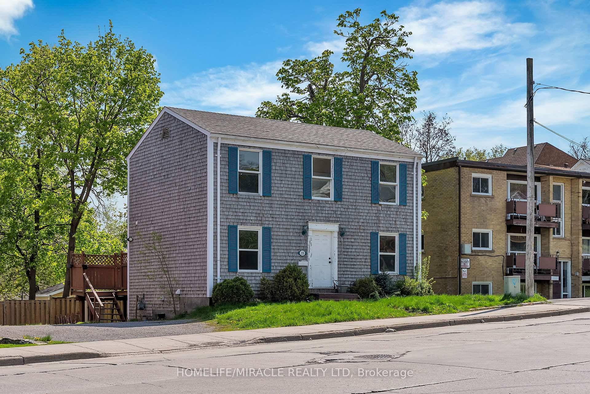 Charming Home Near Downtown amp ; Waterfront Trail Must See !