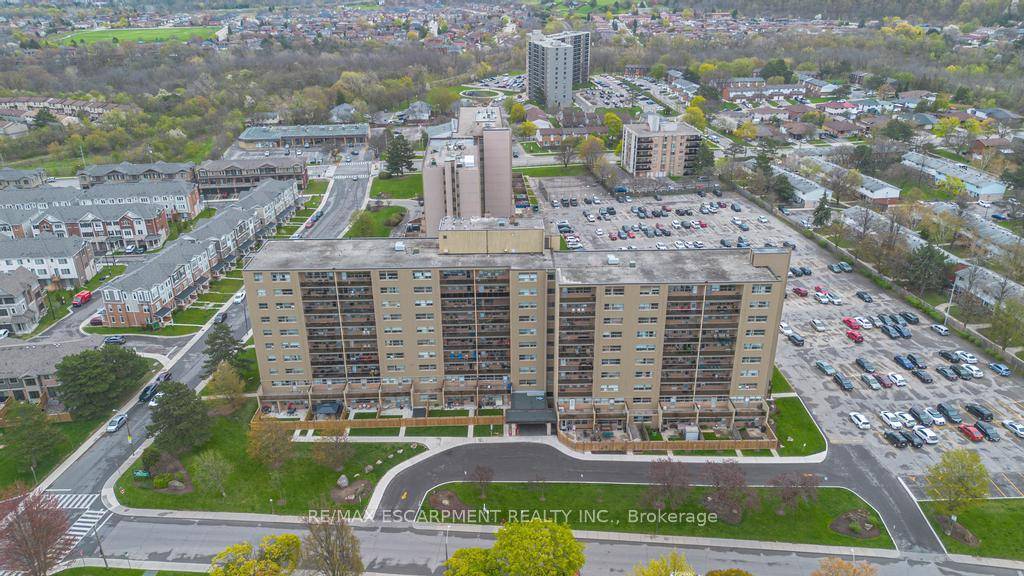 Discover comfort and style in this beautifully updated 2 bedroom, 1 bathroom, single story apartment.