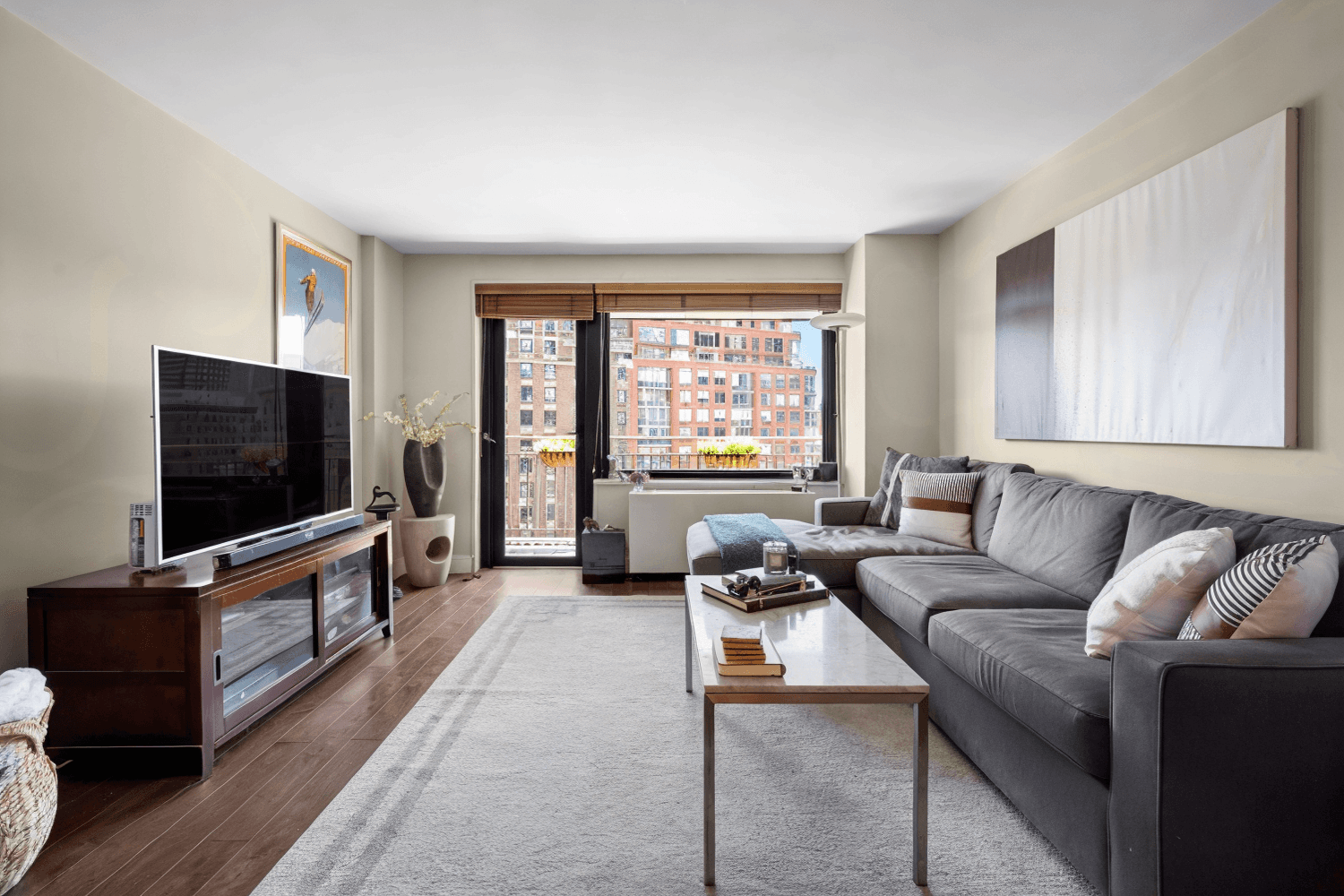 Beautifully renovated 1 bed with cityscape views in full service, Lincoln Sq coop !