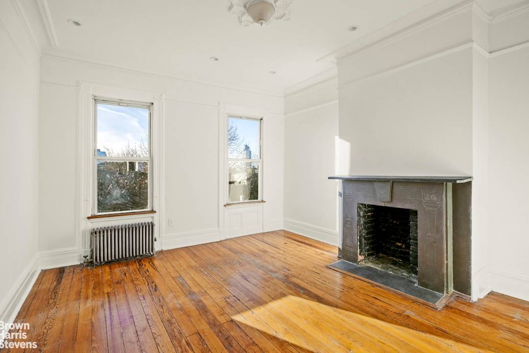 Offered for sale is a bright and sunny one bedroom floor through on Newel Street between Nassau and Norman Avenues in Greenpoint.