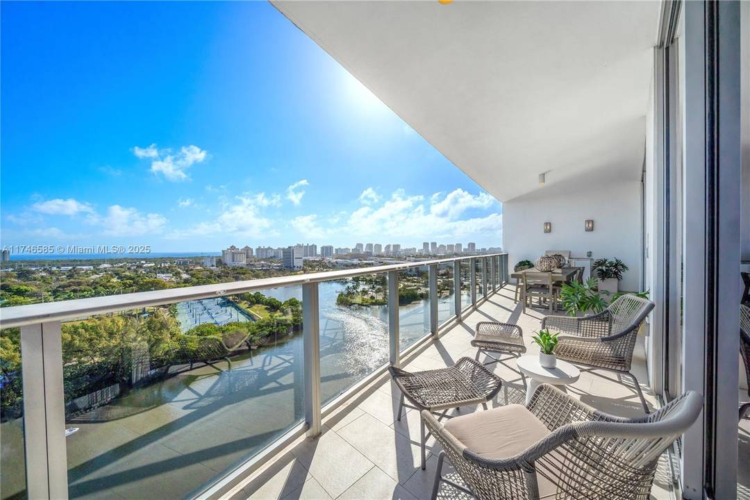 Breathtaking Ocean, Intracoastal amp ; Skyline Views from this Stunning Flow Through Penthouse.