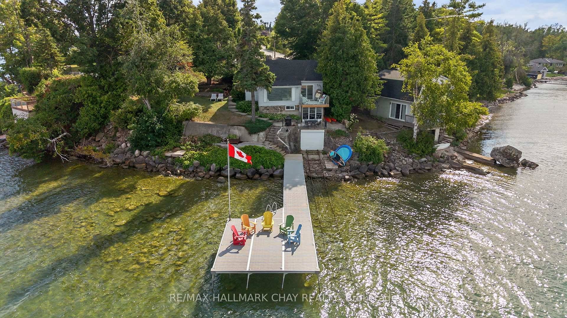 Welcome to Moon Point A Rare Waterfront Opportunity !