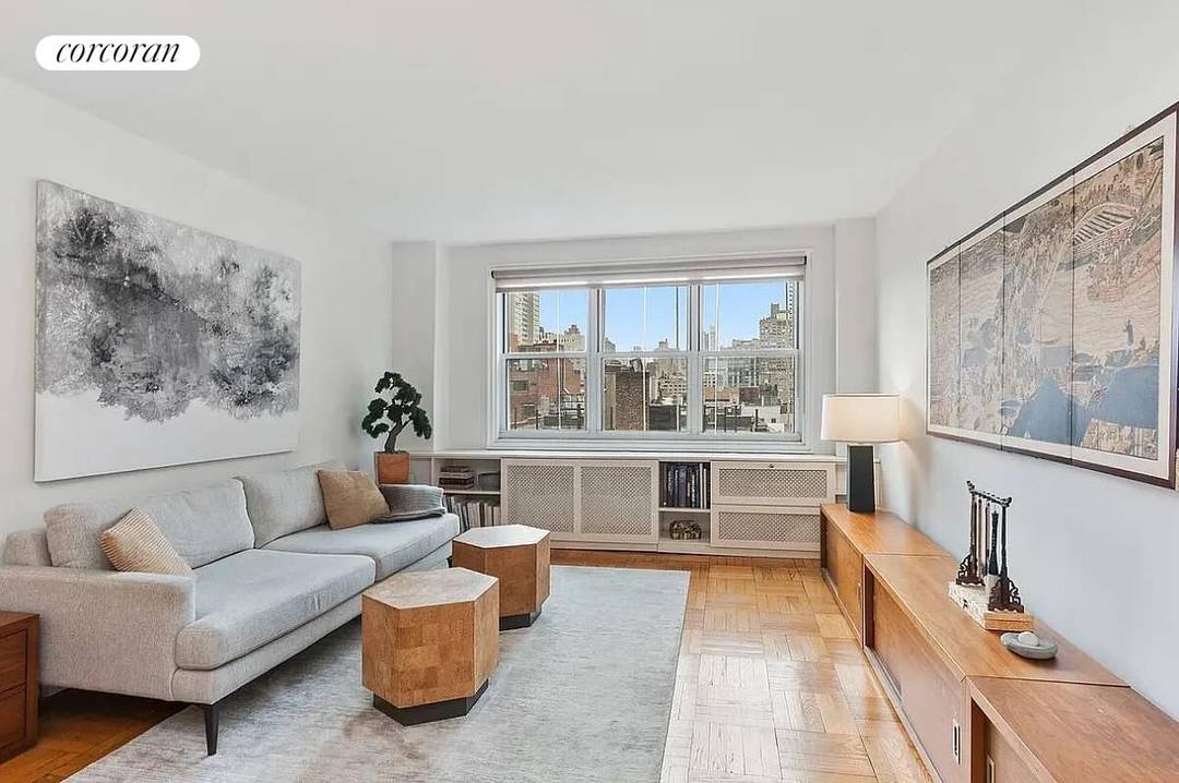 415 East 85 Street 8G Large bedroom in Prime UES Bright amp ; Large South facing One Bedroom Unit in a Beautiful Doorman Elevator Building.