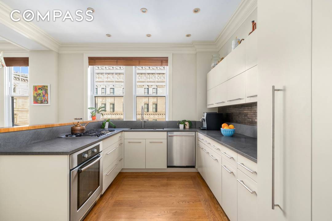 West End Avenue Classic Eight with Flexible Five to Six Bedroom Layout Residence 11CD at 375 West End Avenue offers a rare opportunity to own a substantial prewar classic eight ...