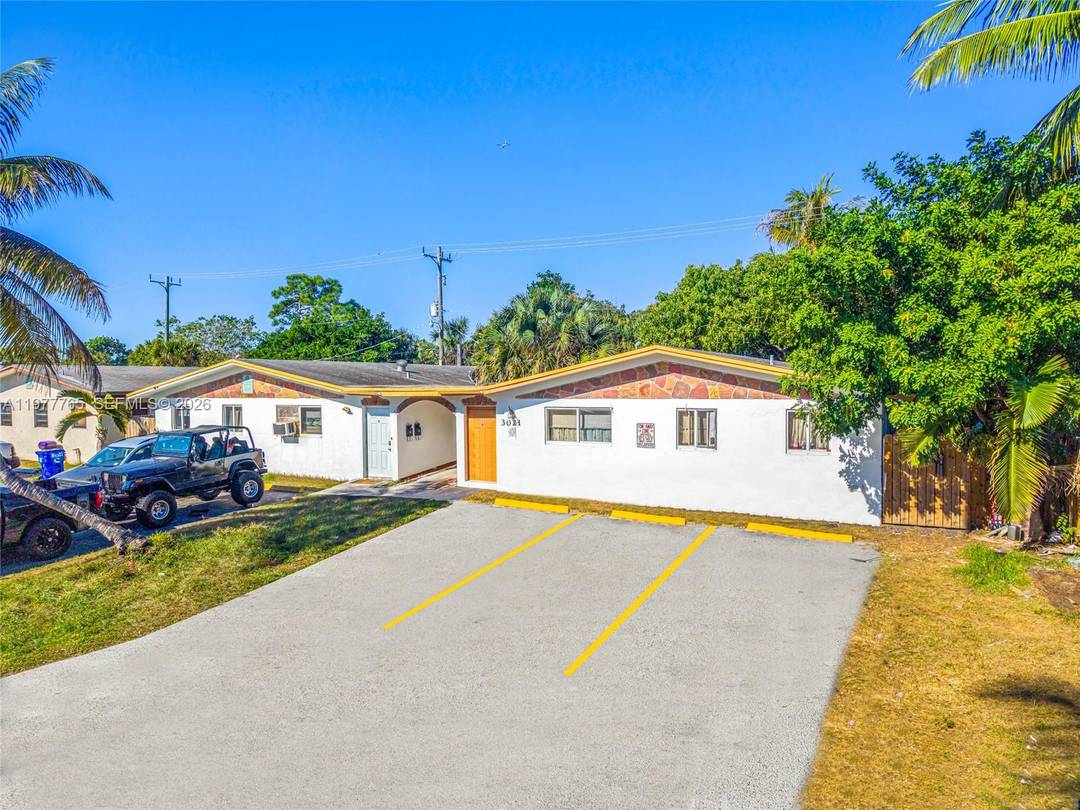 Well maintained 4 unit multifamily property located in rapidly developing Pompano Beach, offering investors a rare opportunity to own a large unit quadruplex just minutes from the beach in one ...