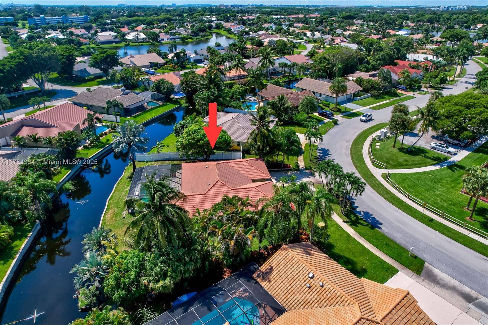 3 BEDROOMS, 2 FULL BATHS IN BOCA RATON, CLOSE TO EVERYTHING.