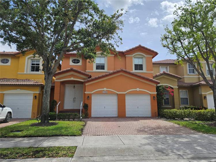 Beautiful rental opportunity in the heart of Doral !