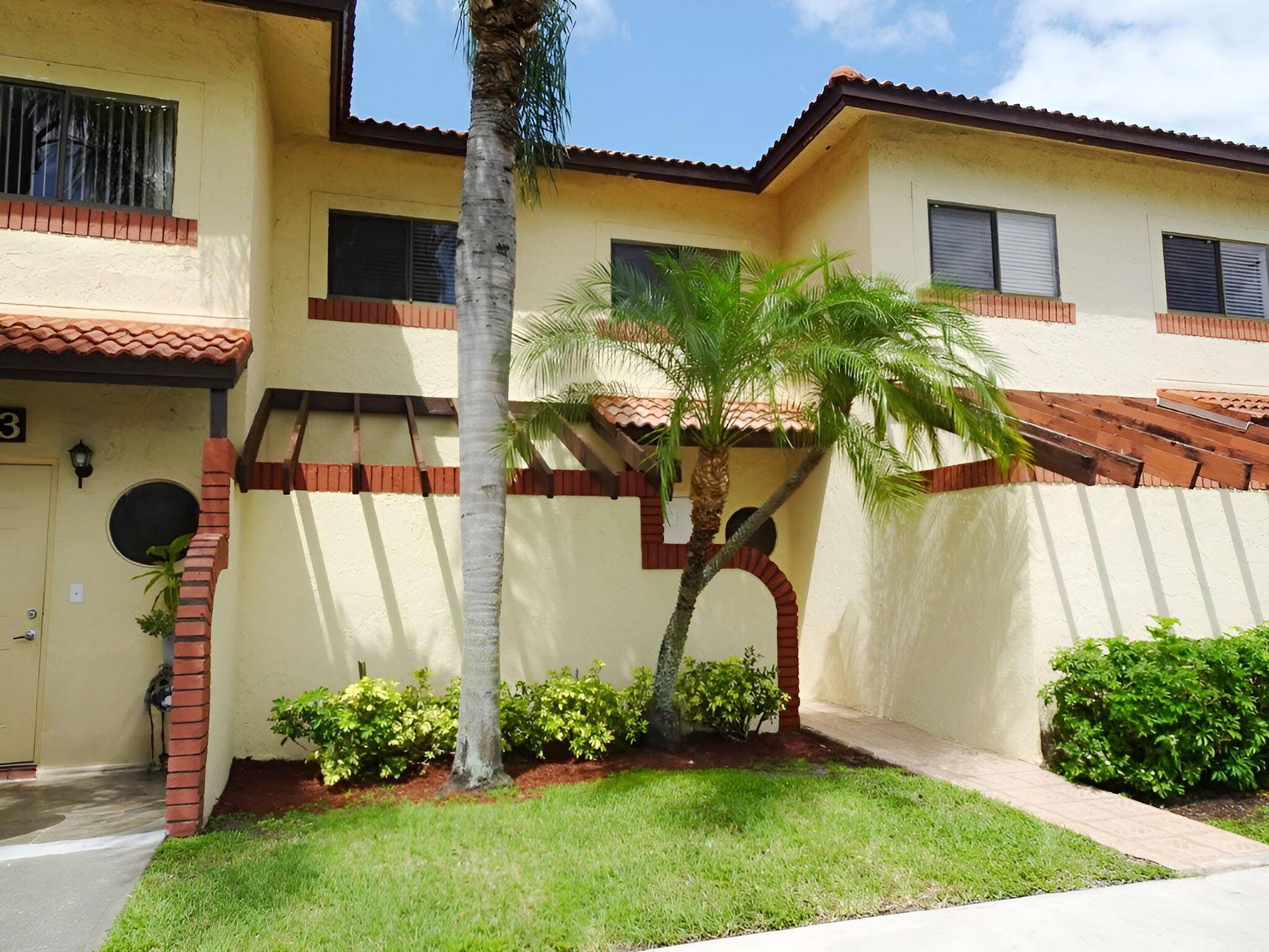 Desirable 3 bed 2. 5 bath in Sunrise's best kept secret Sunblest Townhomes !