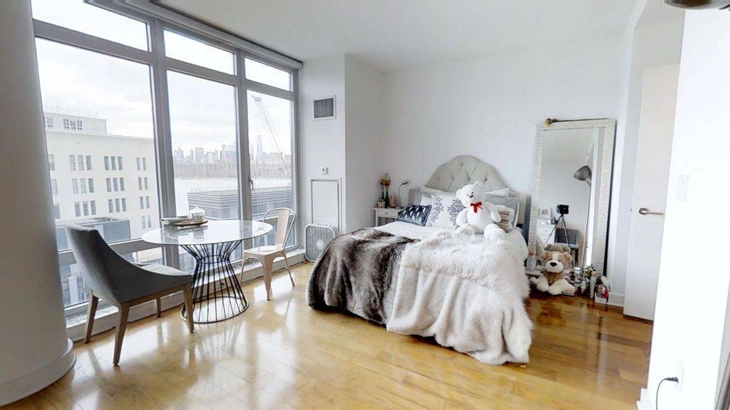 This alcove studio at 2 Northside Piers in Williamsburg is quite luxurious and convenient !