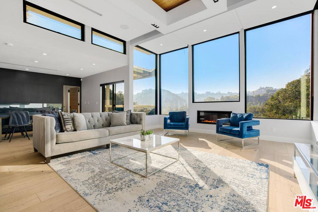 2515 Thames St 4BR Hollywood Hills East La