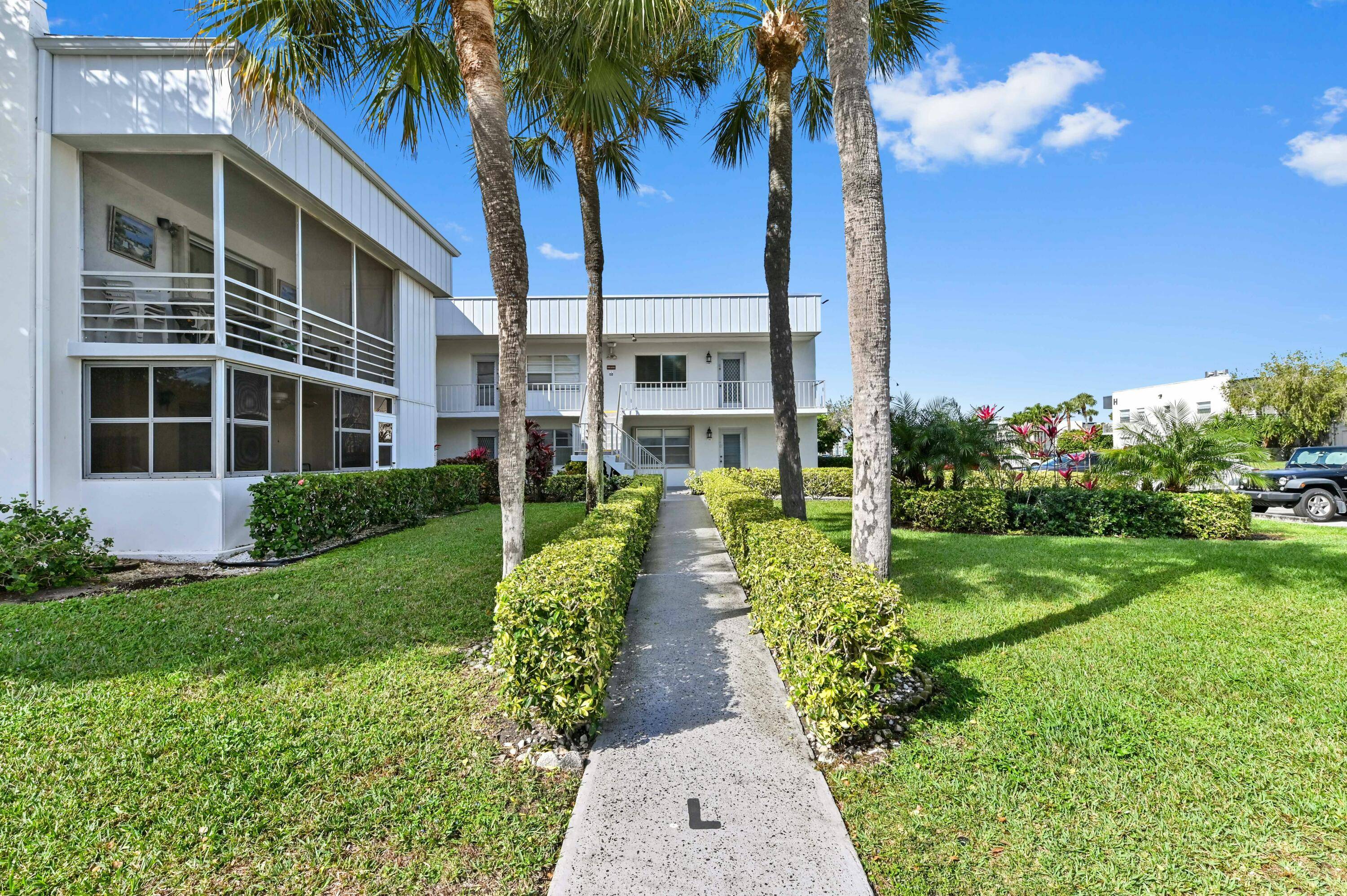 Beautifully Remodeled 2 Bed, 2 Bath.