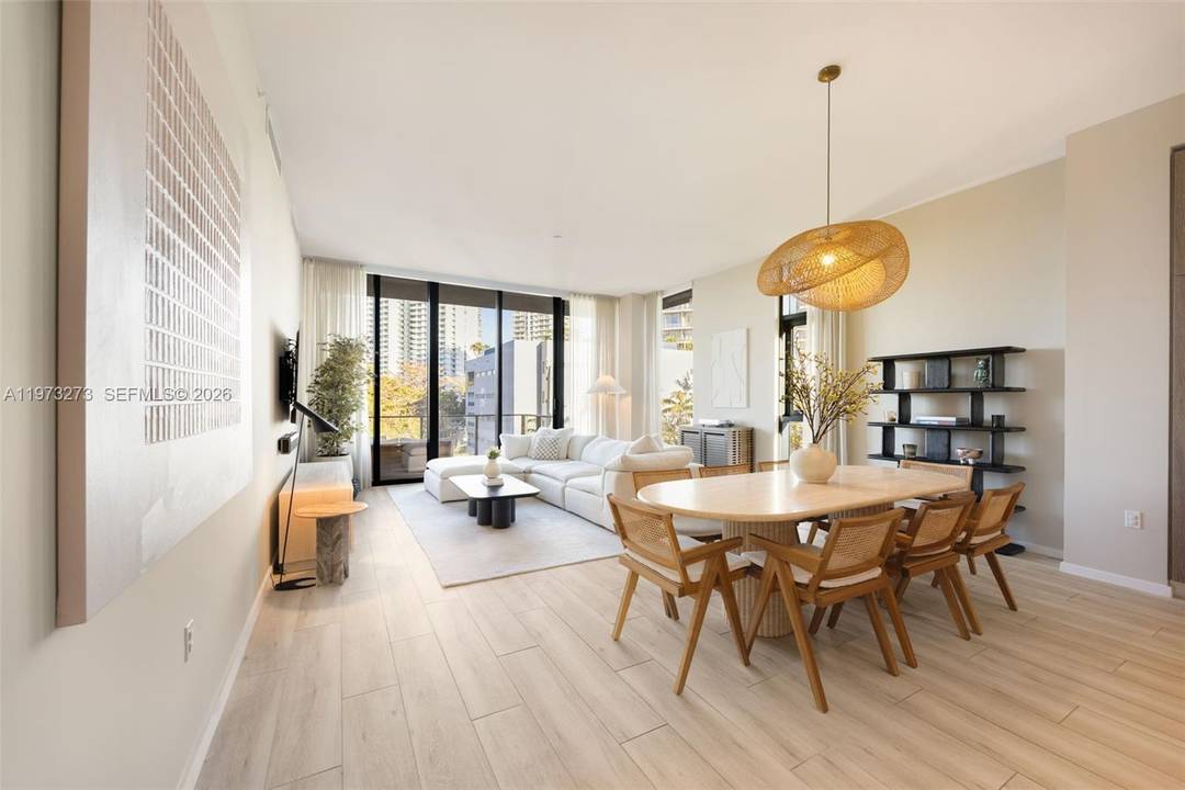 Introducing GlassHaus. This intimate, LEED certified luxury enclave consists of just 23 private residences nestled in the center of Coconut Grove s Village.