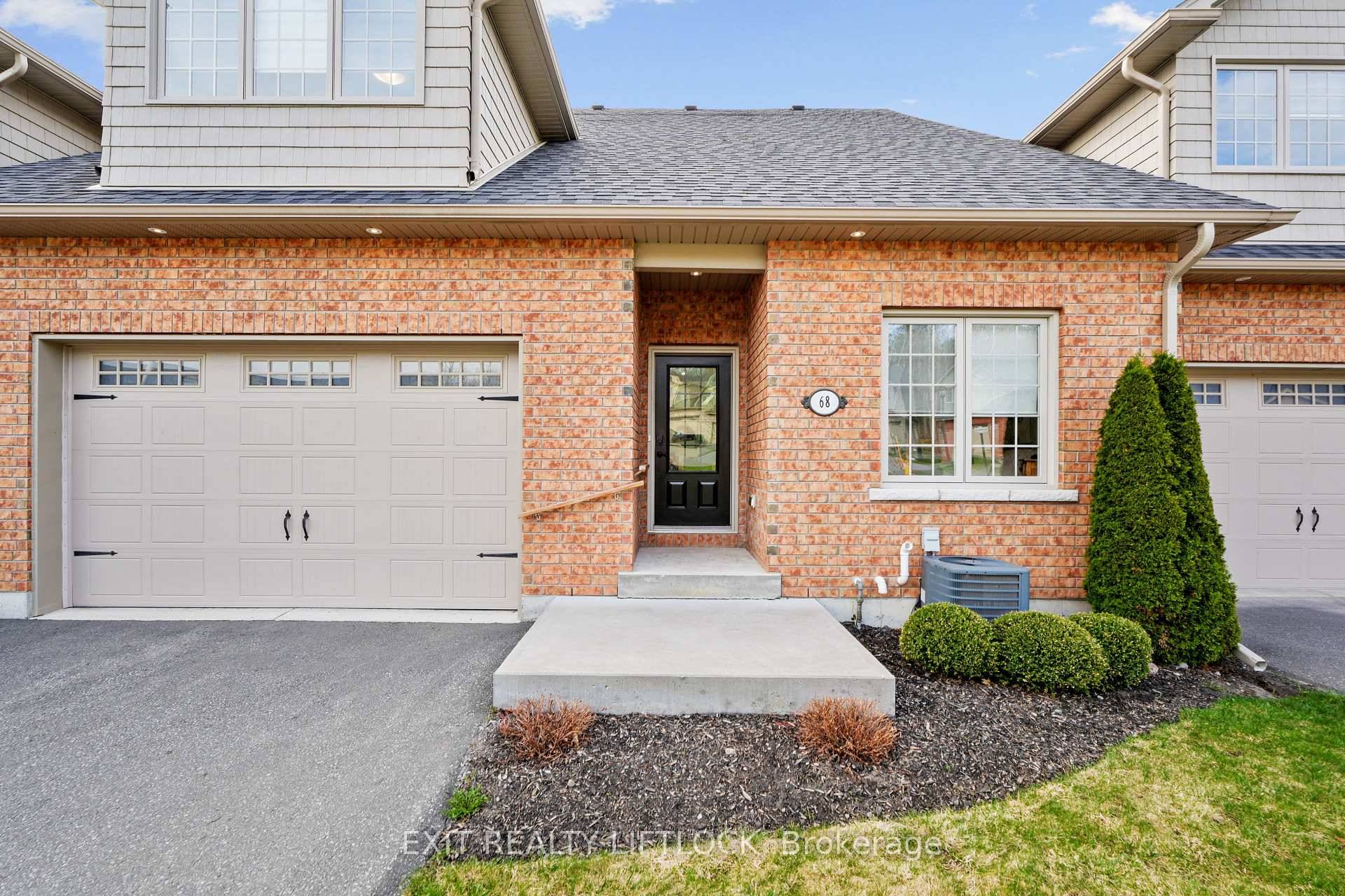 Welcome to this charming 2 bedroom, 2 bathroom condo nestled on the edge of Warkworth, offering the perfect blend of small town living and modern convenience.