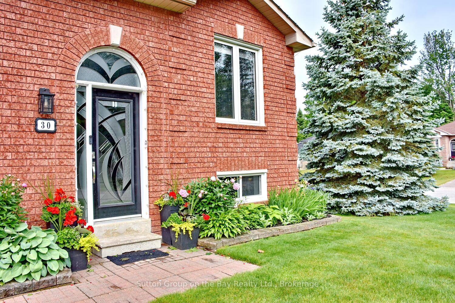 Welcome to 30 Acorn Crescent in desirable area known as Silver Birch Subdivision.