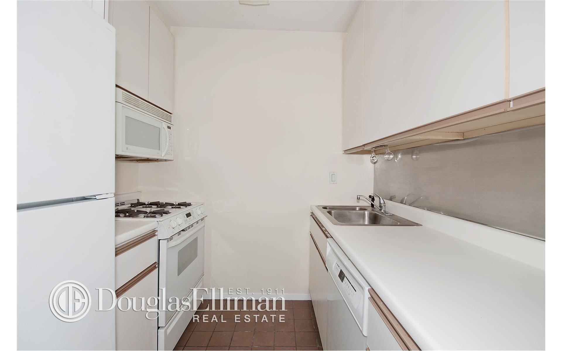 Spacious 1 Bedroom, 1 Bath with Bright Eastern Light.