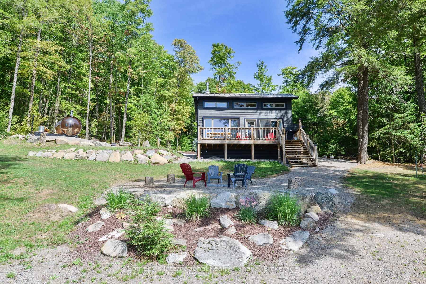 Discover this quiet cottage on Boyne Lake, a Haliburton treasure.