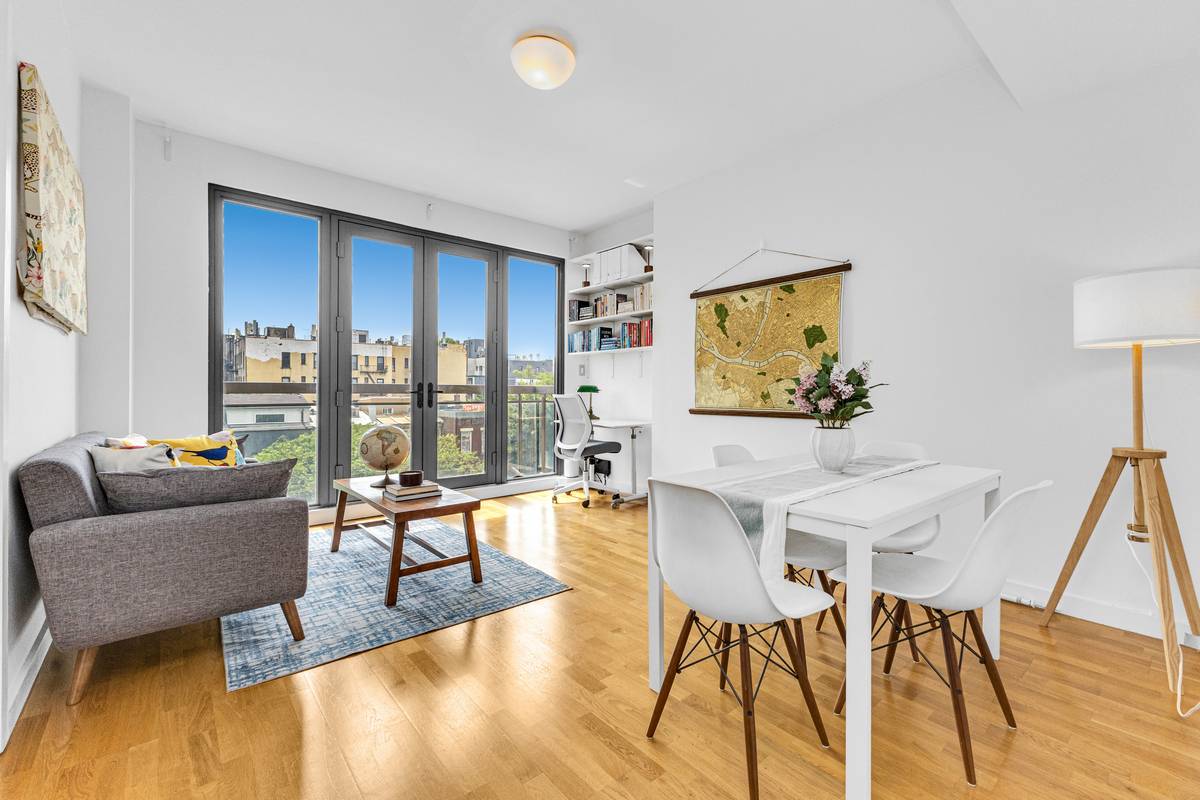Conveniently centralized in the middle of some of Brooklyn's most coveted neighborhoods, find your home in Unit 5F at 500 Fourth Avenue where you'll enjoy spacious one bedroom Brooklyn living ...