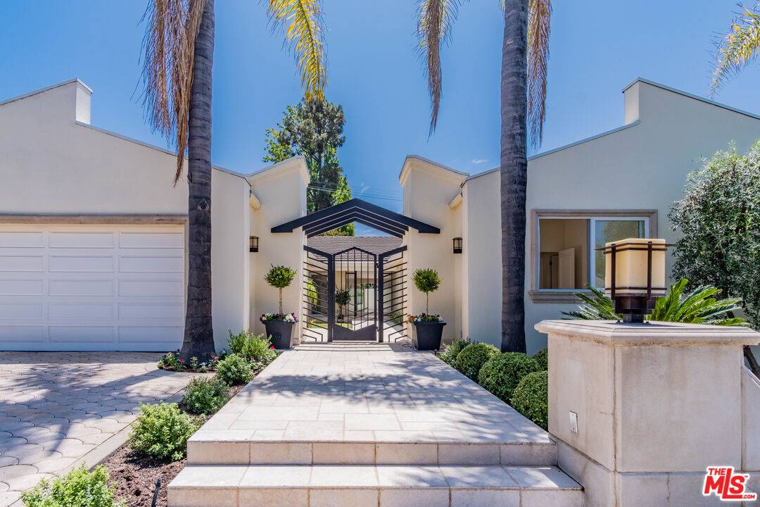 480 N Robinwood Dr 5BR Brentwood La